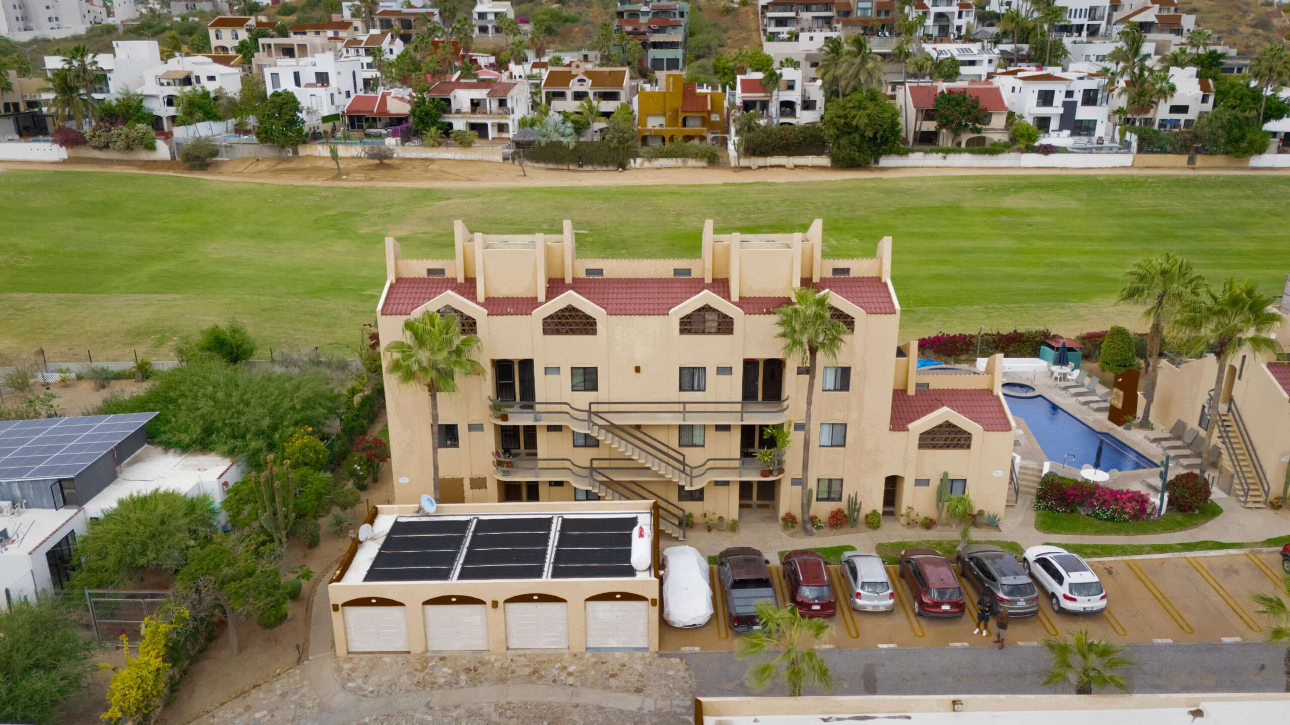 Los Cabos Club La Costa Located in the heart of the Hotel Zone, this charming 1-bedroom condominium is just a 20-minute walk from downtown San José del Cabo and 5 min from the beach. - Option to purchase a garage for for sale