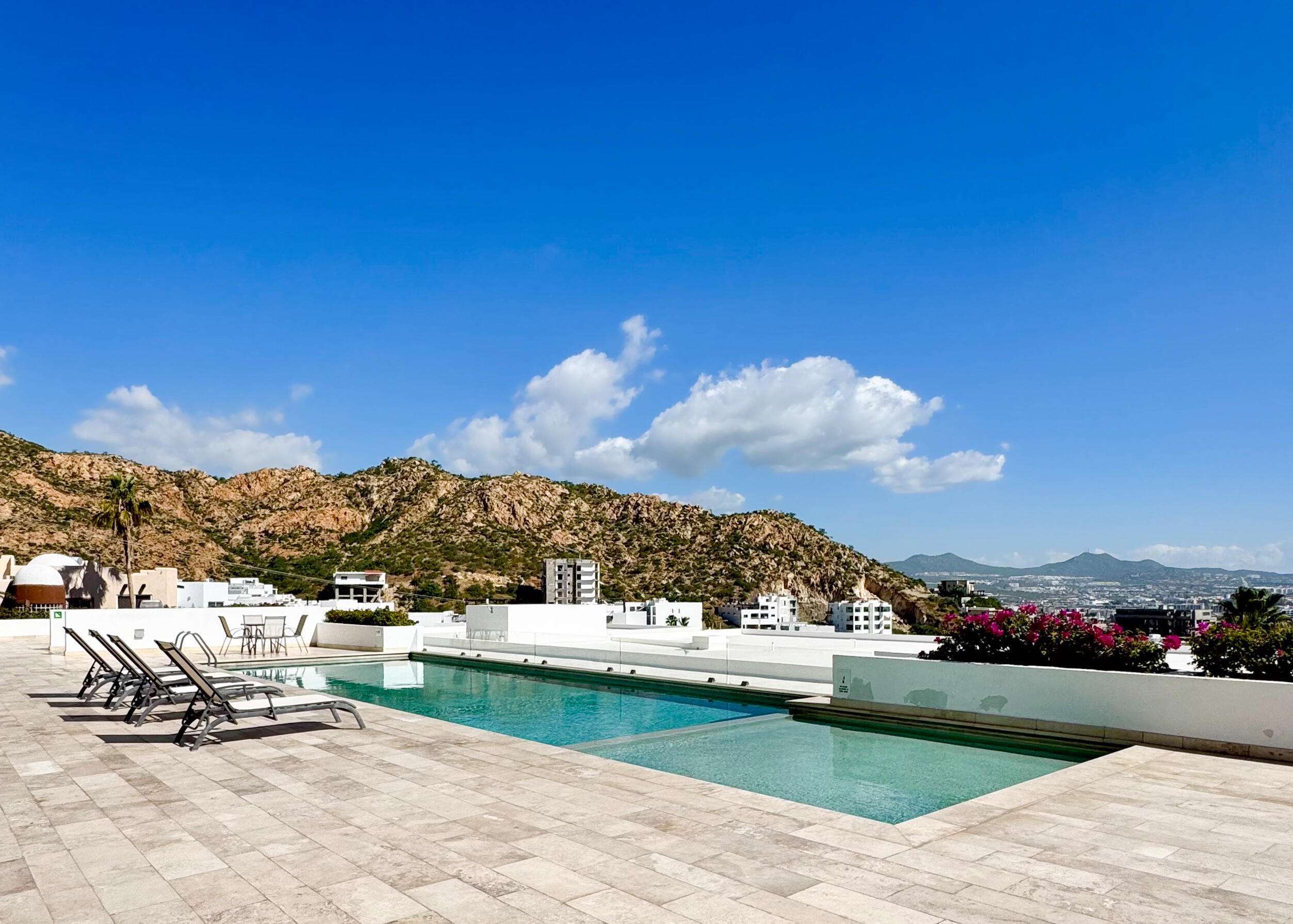 Los Cabos Lienzo Charro Modern single-level condo in Libertad Condominios, perfectly located in the heart of Cabo San Lucas. This bright and spacious unit features 2 large bedrooms with generous closets, 2.5 bathrooms, an open living and dining area, and an in-unit laundry for added convenience. The secure complex offers a large pool, BBQ area, elevator, and a garage space. Just minutes from downtown, the marina, beaches, restaurants, and shopping, this condo combines comfort, location, and investment potential—ideal for full-time living or vacation getaways. for sale
