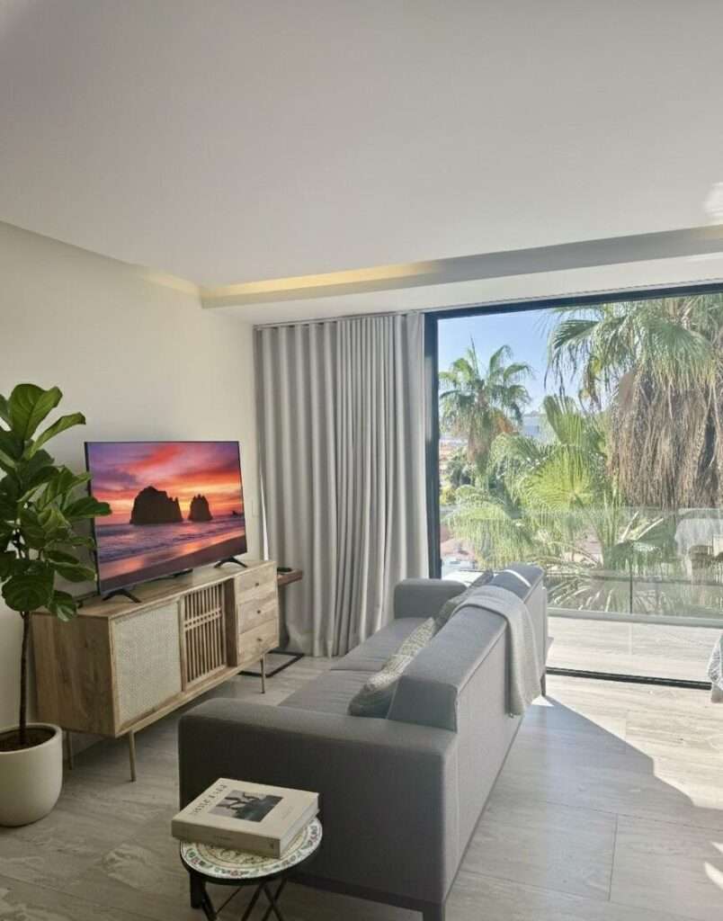 Los Cabos Sjd D/Town:General Perfectly positioned in the heart of San José del Cabo, this beautifully furnished studio condo delivers the best of walkable downtown living with strong income potential. Located just steps from restaurants, cafés, galleries, boutique shopping, the historic Art Walk, and the beach, this is one of those rare properties where location truly does the heavy lifting. The residence is turnkey and thoughtfully designed, featuring modern, up-to-date appliances, air conditioning, and stylish finishes that appeal to both short-term renters and personal use. Its cozy yet efficient layout has consistently attracted vacation guests, resulting in high occupancy and a proven rental track record. Owners and guests alike can enjoy sweeping sunset – 121 Miguel Hildago, San Jose del Cabo, BS
