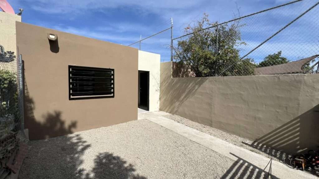 Los Cabos Miramar This is a 3 Bedroom and 2.5 Bath.This House Have a 10.000 Liter Water Cistern. the House come Partial Furnish.Close to Schools And Super Markets., Ley and Ahorrera Super Market, Also near to Down Town Cabo San Lucas.This will be a Good Investment for Rental Business. Or for Low Maintenet Retirement. for sale