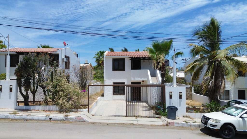 Los Cabos El Tule-Inland:General Pre-construction residence in Rancho Los Tules, Los Cabos. Features 4 bedrooms, each with a full bathroom and walk-in closet, offering privacy and comfort. Enjoy ocean – 31 Cirio, San Jose del Cabo, BS