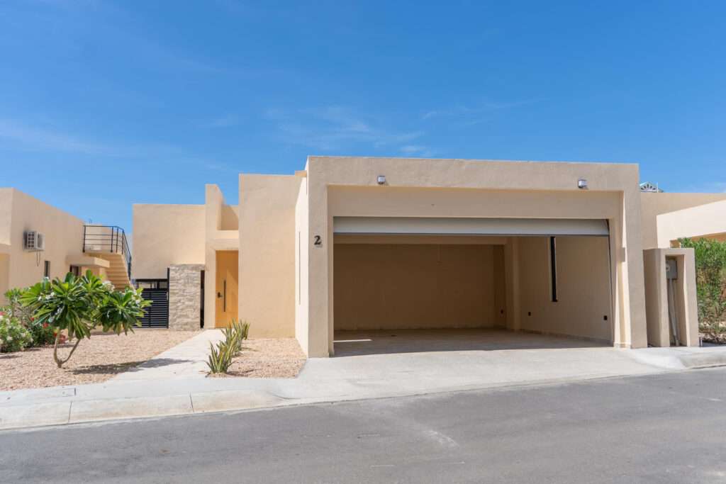Los Cabos El Tezal W:General Brand New ENTERTAINER'S DREAM HOME...with a HUGE outdoor tiled and covered backyard, tiled terrace and a Large tiled Roof top area with ocean and city for sale
