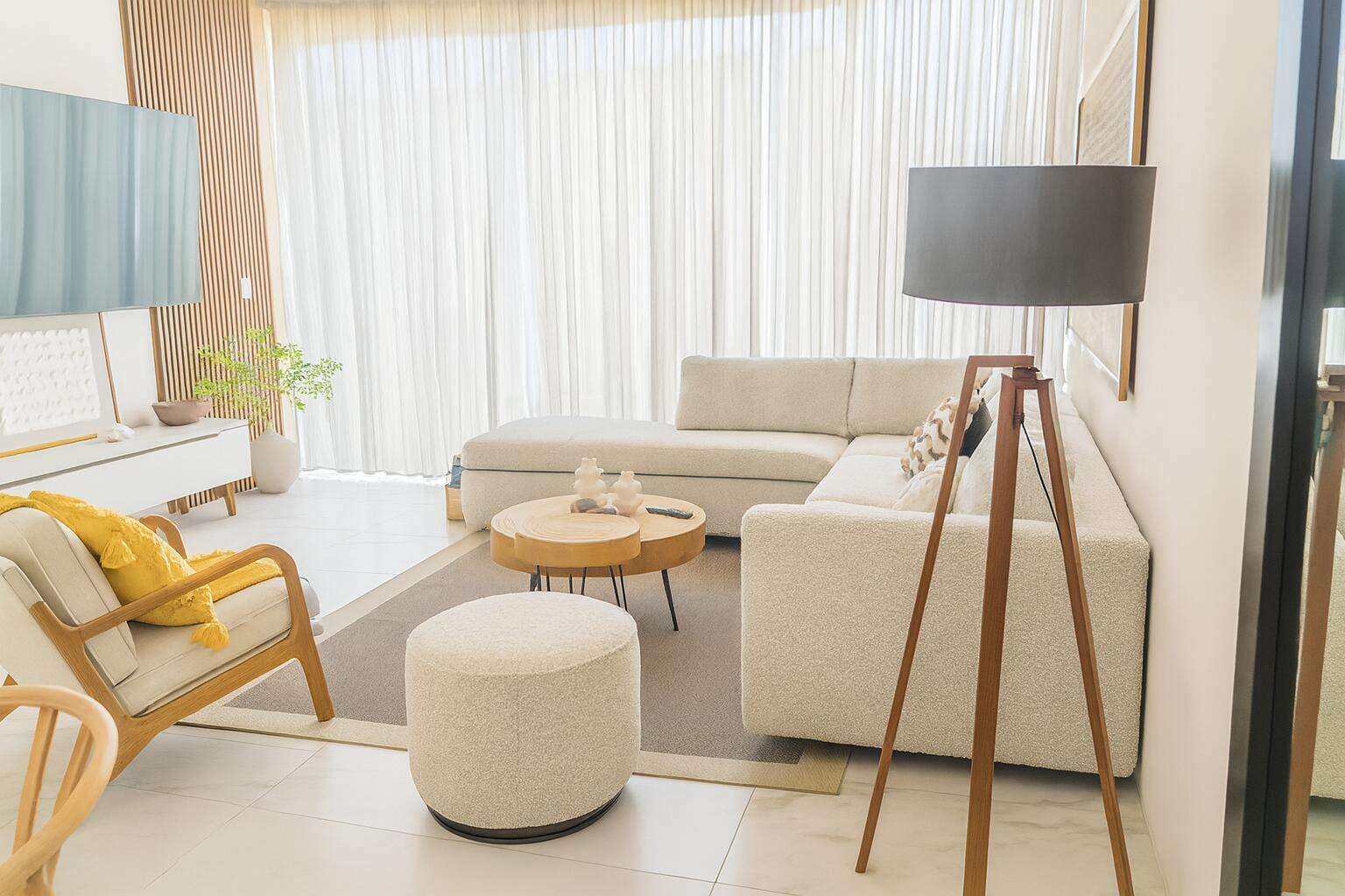 Los Cabos Marea Los Cabos Located within the sought‑after Marea Los Cabos community, this stylish 2‑bed, 2‑bath condo offers modern living with a generous 35 m² private terrace that expands your indoor‑outdoor lifestyle. The building features elevator and secure access, a rooftop jacuzzi with sweeping for sale