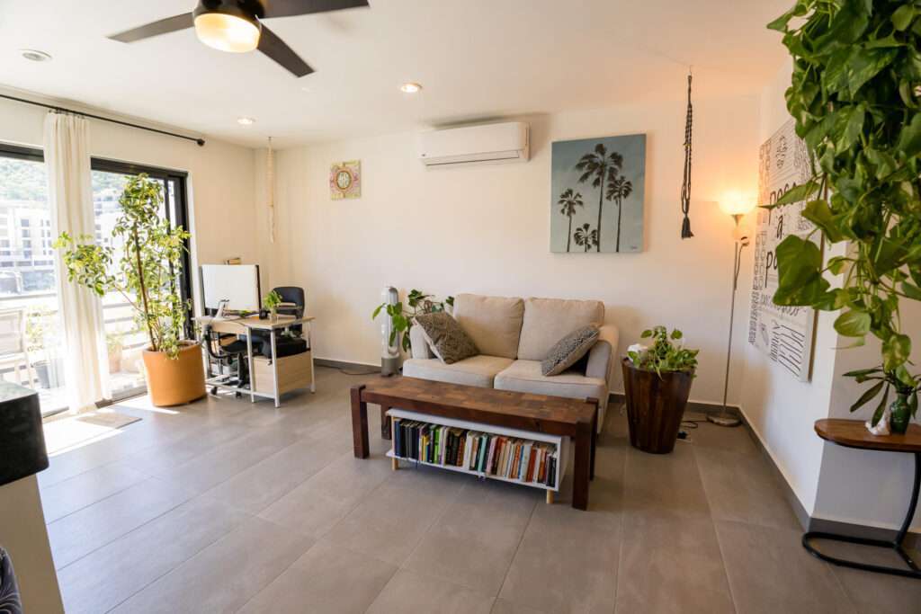 Los Cabos Sea Breeze Spacious 1Br 2Bath Turn Key Condo, just minutes WALKING TO DOWNTOWN Cabo! Ready to move in or RENT AIRBNB, partly furnished with Sofa, Coffee Table, King Size bed, Side Tables. TOP FLOOR with beautiful Mountain – Calle Buenos Aires, Cabo San Lucas, BS