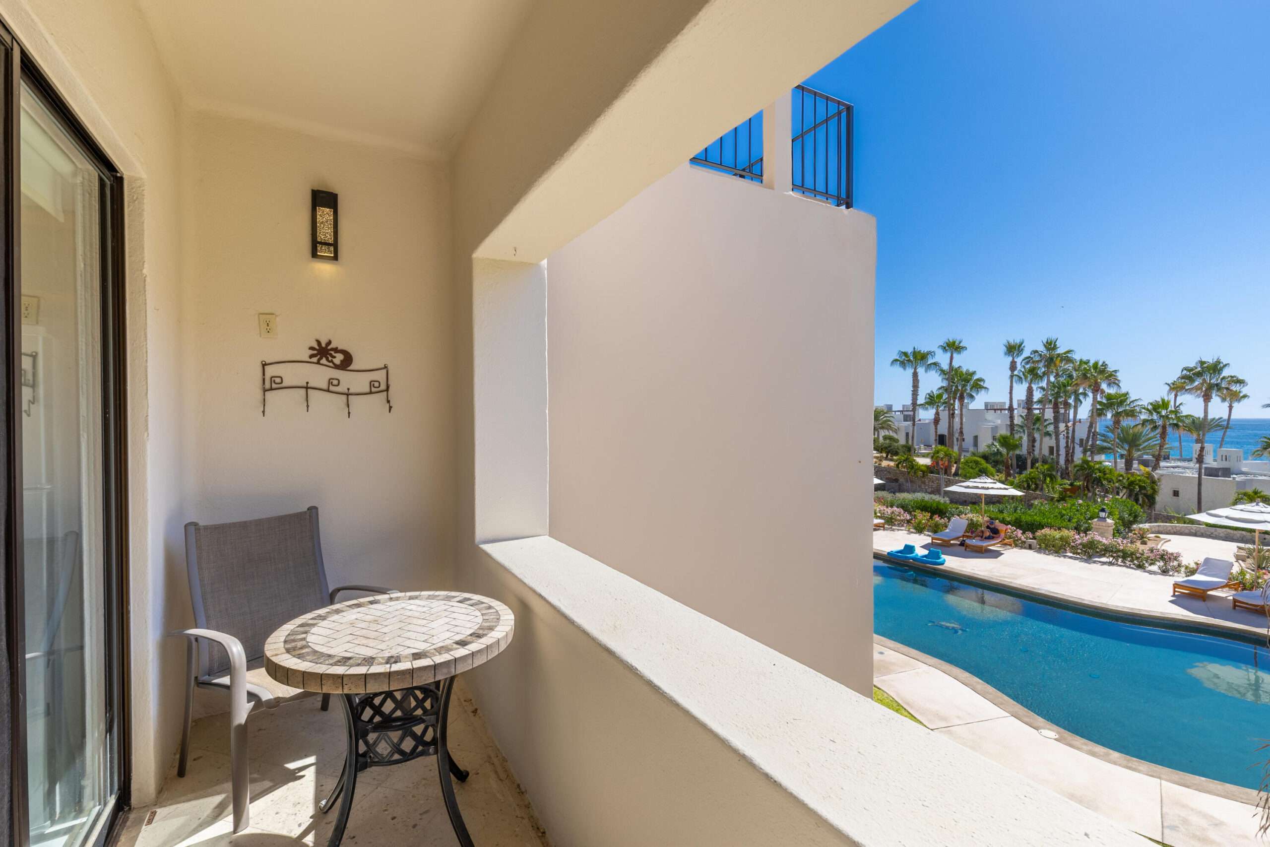 Los Cabos Casa Del Mar Experience the pinnacle of coastal living in this exquisite studio-one bedroom condo, perfectly positioned within the prestigious Zöetry Resort. This isn't just a home; it's an all-access pass to a five-star lifestyle.Breathtaking for sale