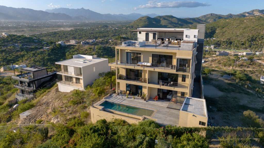 Los Cabos Sjd Marina:General Welcome to your new home in Animas 4! This modern and stylish 2-bedroom, 2.5-bathroom apartment comes fully furnished and is ready for you to move in. Enjoy spacious, bright interiors, a kitchen equipped with high-quality appliances, and a cozy living room perfect for relaxation. The bedrooms feature ample closet space and en-suite bathrooms, ensuring privacy and comfort. Additionally, breathtaking – L4 Calle 13, San Jose del Cabo, BS