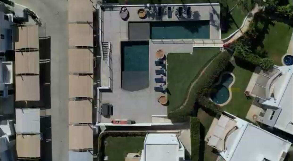 Los Cabos Vista Colorada Ground-floor 2BD / 2BA condo in a highly desirable community in the Golden Zone. Features include an equipped kitchen, spacious layout, laundry closet, private terrace, and garden area ideal for outdoor living, BBQs, and family enjoyment. Includes two assigned parking spaces.Community amenities: 24/7 security, two pools, BBQ area, sun loungers, common restrooms, and landscaped areas.Prime location—only 4 minutes to Palmilla Beach and close to supermarkets, top private schools, shopping plazas, and renowned restaurants. Strong rental demand and excellent investment potential. A rare find at this price point—nothing comparable in the area. for sale