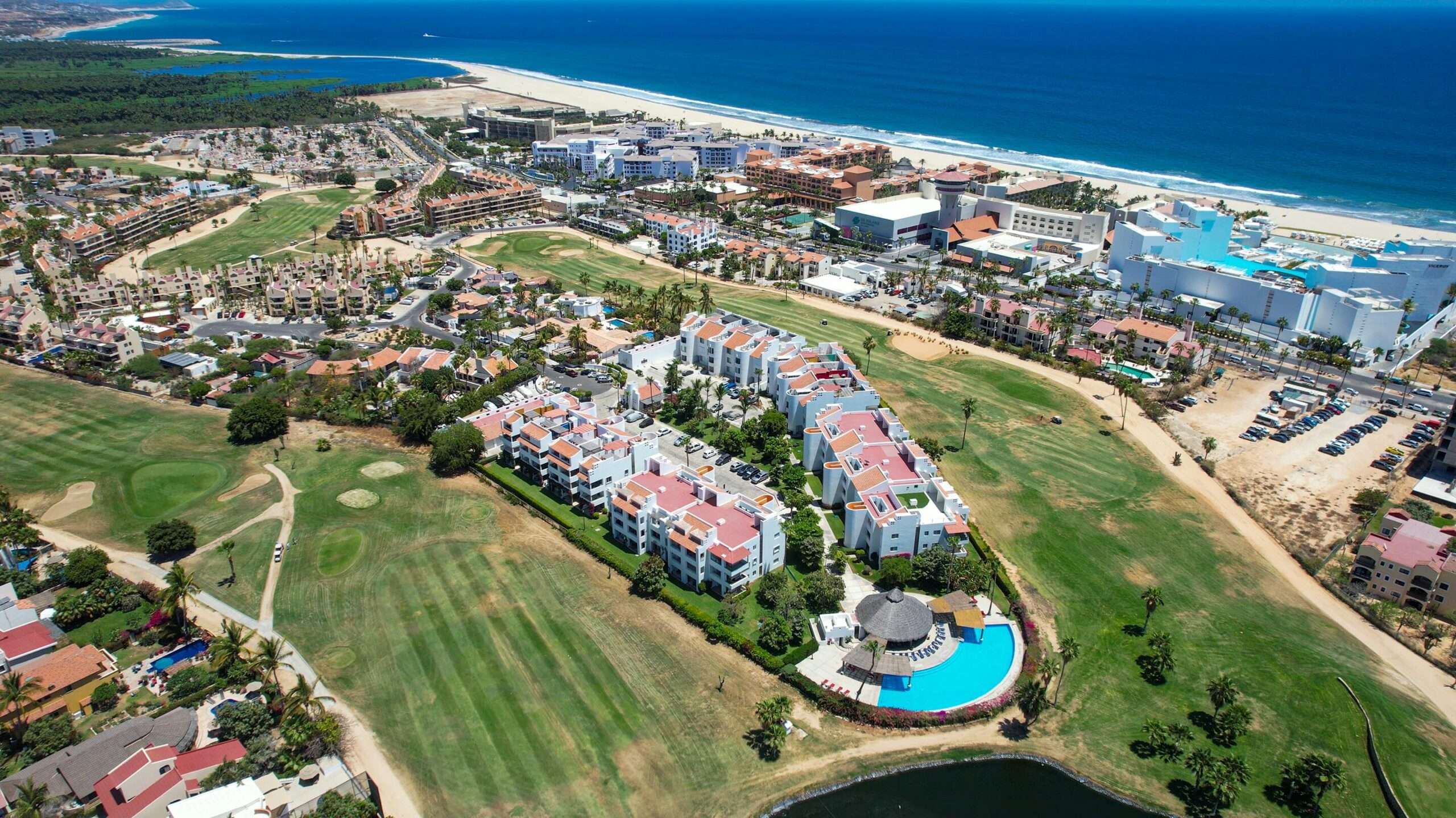Los Cabos Peninsula LOCATION, LOCATION, LOCATION!!Peninsula complex is surrounded by a 9 hole golf course, the location, structure and design of the building makes the condominium unique, super quiet and relaxed. As part of the ''FONATUR AREA'' it belongs to one of the most prestigious communities in all of Mexico. Due to its proximity to the Hotel Zone of San Jose, its thoughtful planning and design, this property will keep its magical essence forever. Close to: the Beach (4 Min walk), Restaurants, Gym, Super Markets, Down Town SJC( 10 Min walk), Hospitals, 20 min drive from the Airport, 10 drive to the Marina SJC. for sale