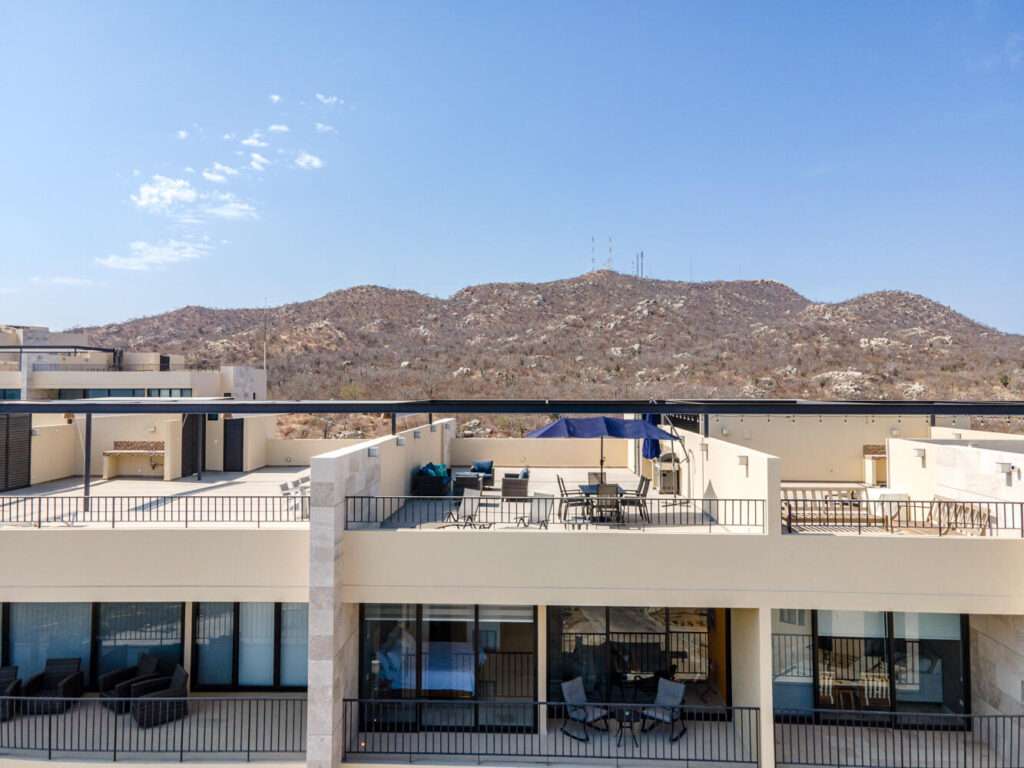 Los Cabos Solaria Welcome to Solaria Penthouse C-403, a stylish two-bedroom condo in El Tezal that offers both comfort and flexibility. Delivered turnkey, it's ready to enjoy or operate as a high-performing Airbnb. The private rooftop terrace features unobstructed – Solaria Turnkey Penthouse, Cabo Corridor, BS