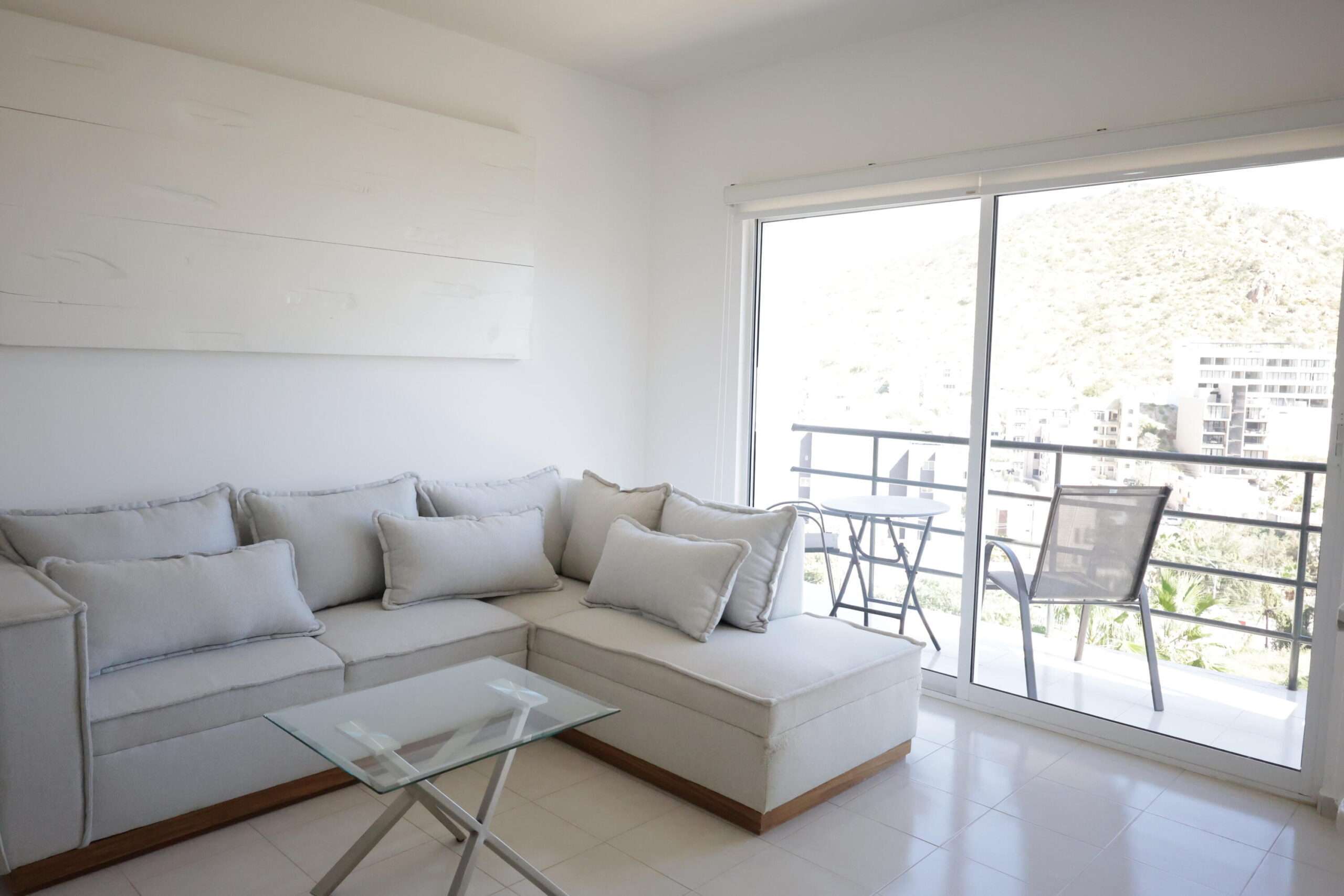 Los Cabos Fracc Lomas Del Cabo Live in the heart of the city with this exceptionally located apartment. Enjoy urban life just a short distance from the CSL Marina, with access to restaurants and entertainment. Plus, you'll be right next to the El Cerro de la Zeta lookout, offering unrivaled panoramic for sale