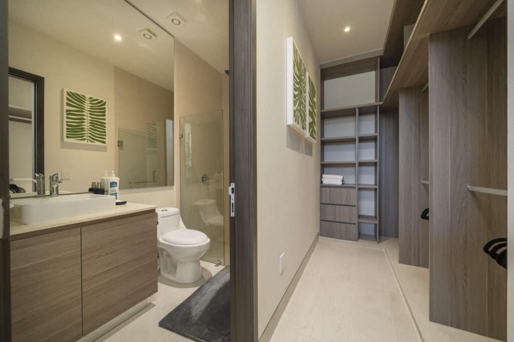 Los Cabos Vista Vella Ii This beautiful turn-key condo in Vista Vela II offers luxury and an unbeatable location. Enjoy stunning Arch and ocean – Vista Vela II, Cabo Corridor, BS