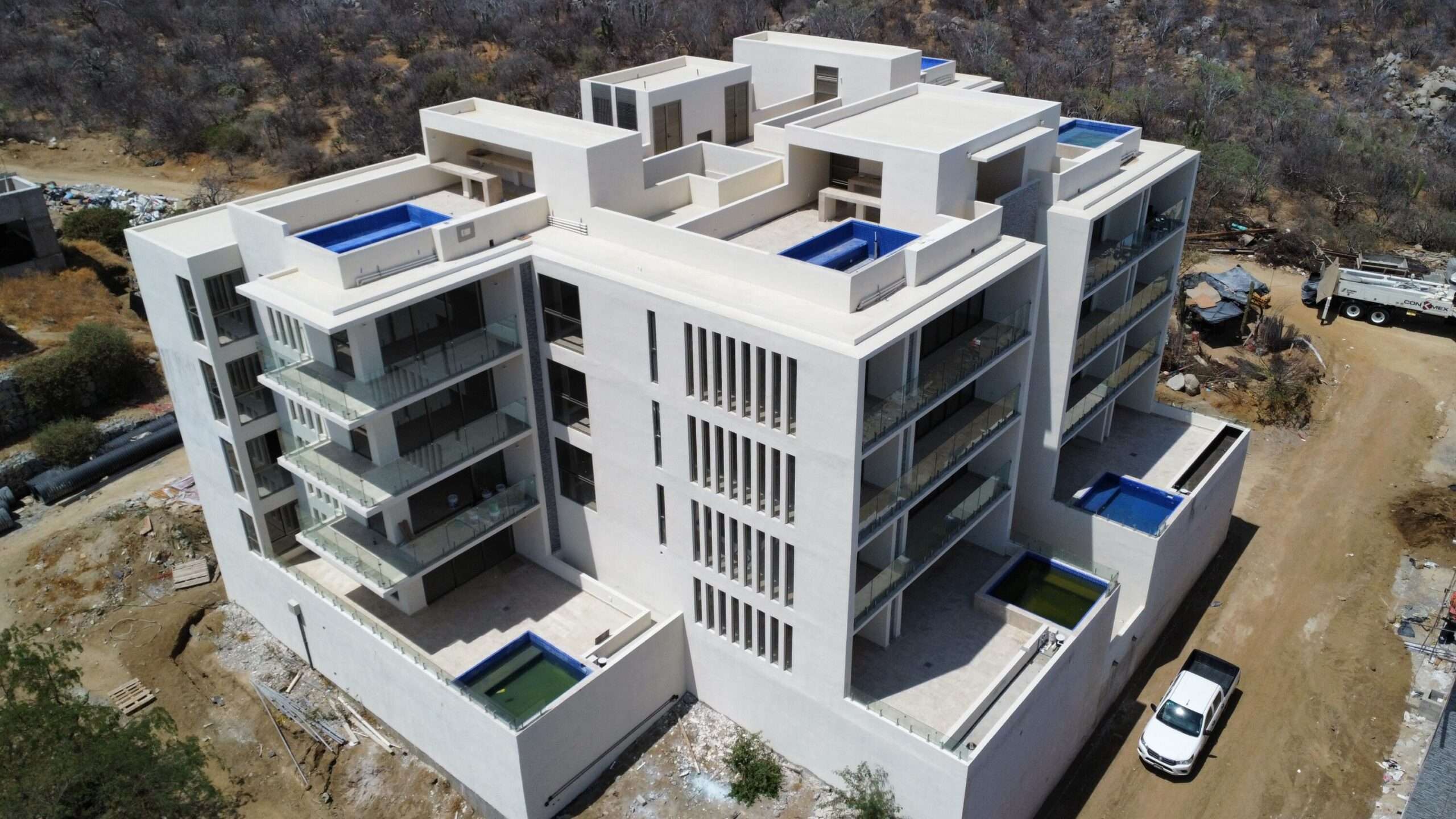Los Cabos Cabo Costa Discover this stunning 2-bedroom condo on the Marea tower, ideally situated in the heart of Cabo San Lucas, El Tezal. This exceptional residence is designed for those who seek both elegance and exclusivity. Nestled within Cabo Costa community. This unit features two expansive en-suite bedrooms, refined interiors with sophisticated neutral tones, and a seamless blend of luxury and comfort. Residents enjoy access to amenities, including a Clubhouse, Infinity Pool, Fitness Area, sun-soaked Sundeck, convenient Pool Bar, and a delightful Snack Bar. Don't miss the opportunity to own this extraordinary property--contact me today for more details! – 606 Bahia de las Palmas, San Jose del Cabo, BS